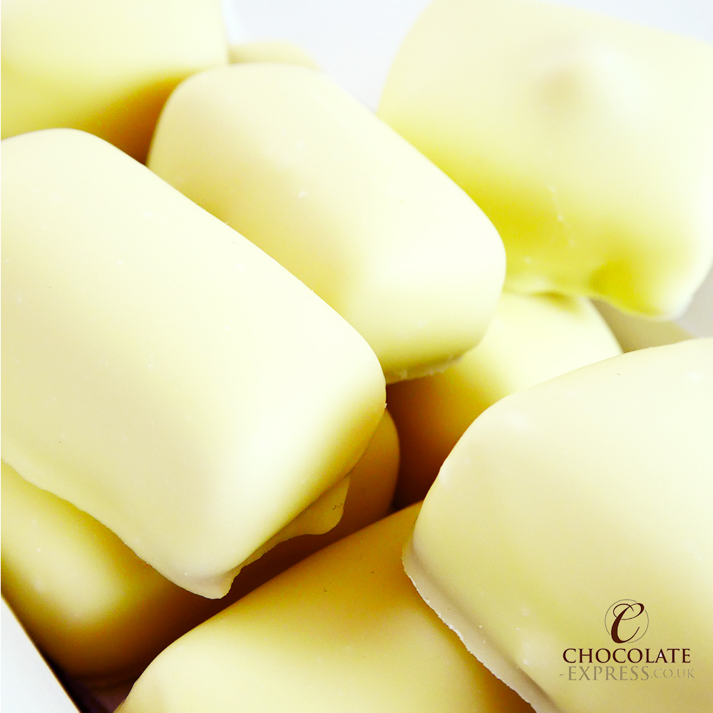 18 Manon Cafe & Blanc White