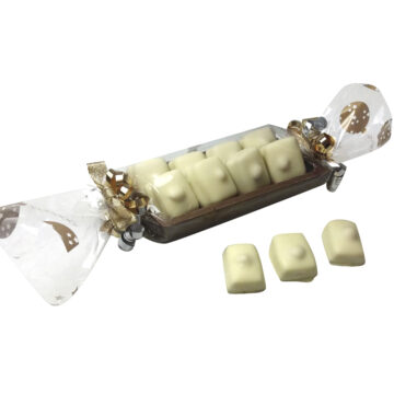 8 Manon Cafe Leonidas Milk Yule Log