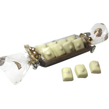 8 Manon Cafe Leonidas Milk Yule Log