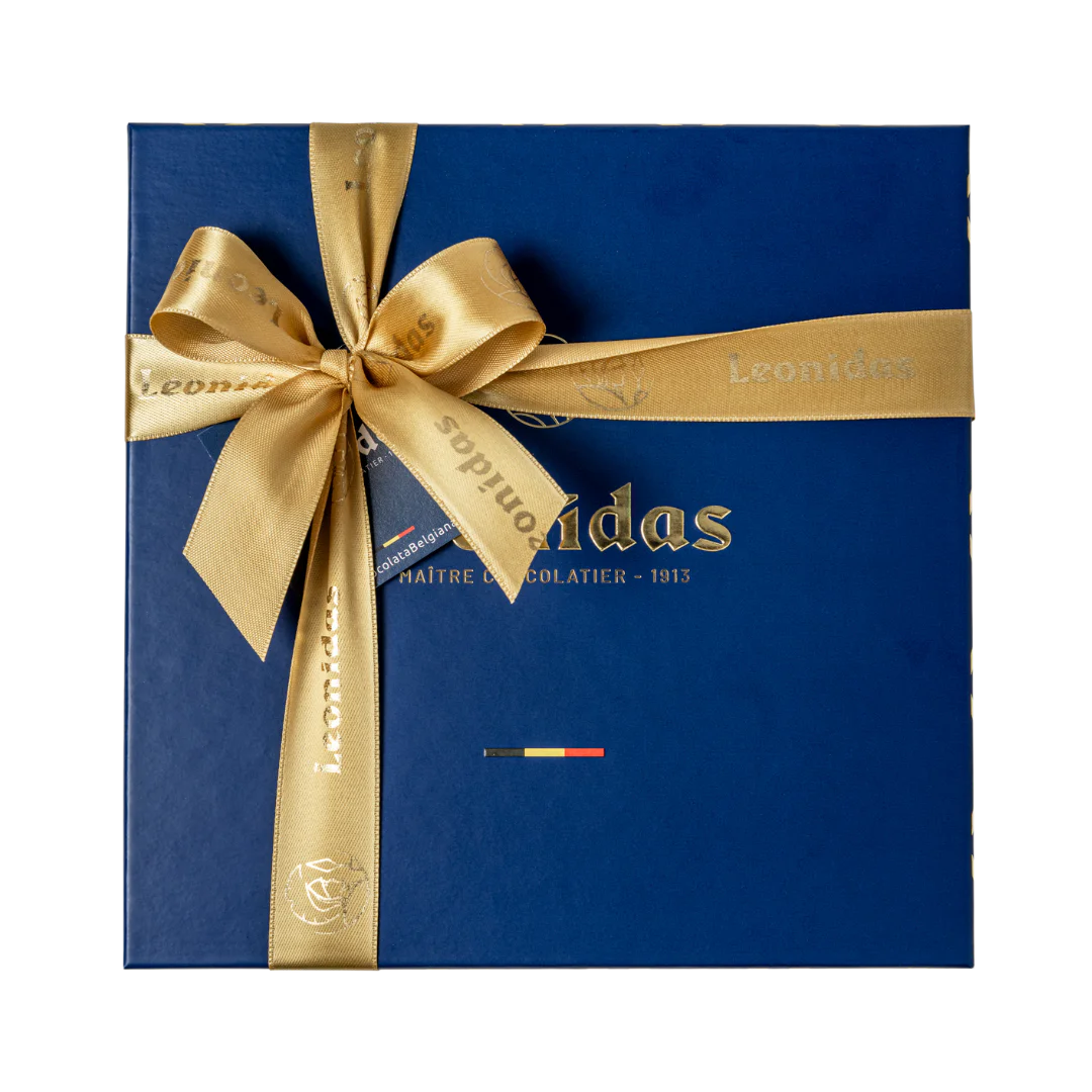 32 Manon Café & Blanc Deluxe Gift Box – Iconic Leonidas Chocolates - Image 2