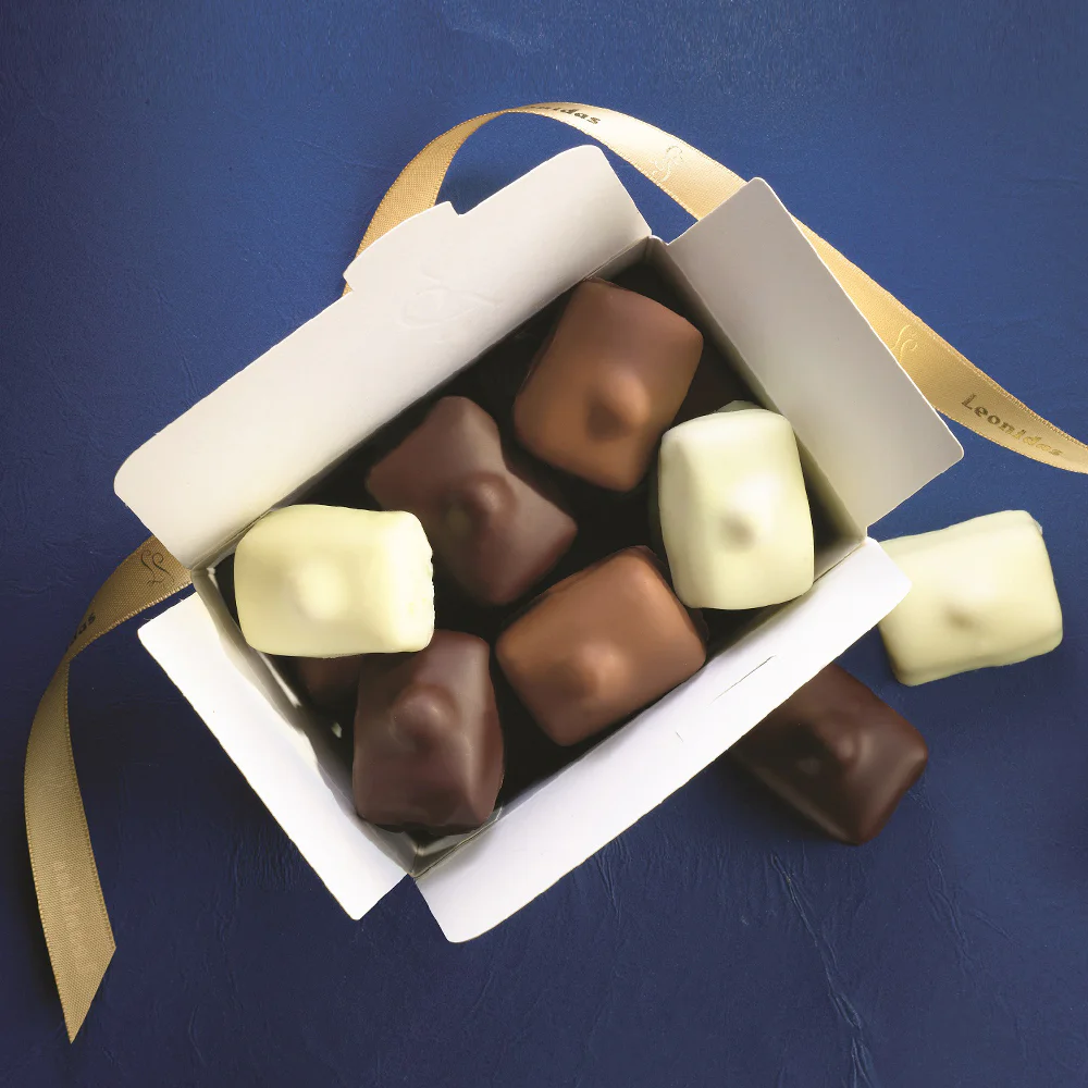 18 Manon Café & Blanc Gift Box – Classic Milk, Dark & White Selection 360g - Image 4