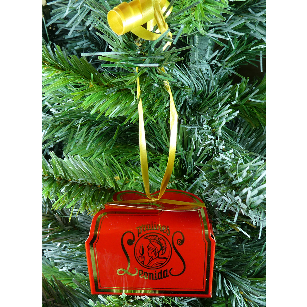 12 Favour Boxes of 2 Choose Your Own Chocolates - With Tree-Hanging Cord - Image 2