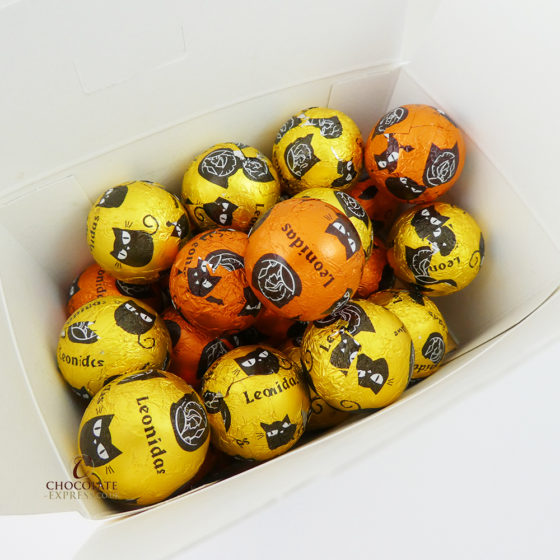 22 Assorted Halloween Balls, Trick & Treat Gifts