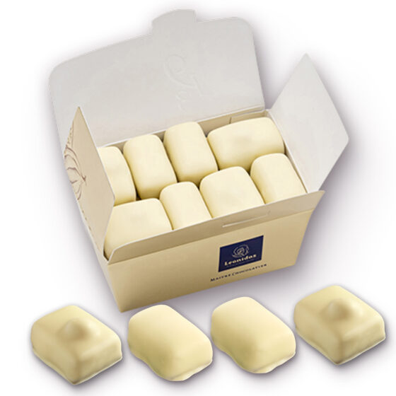 18 Manon Cafe & Blanc White