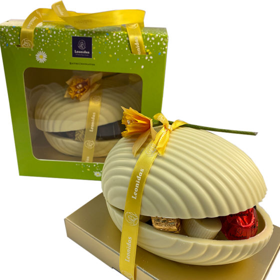 Luxury Medium White Easter Egg with 16 Chocolate - Image 3