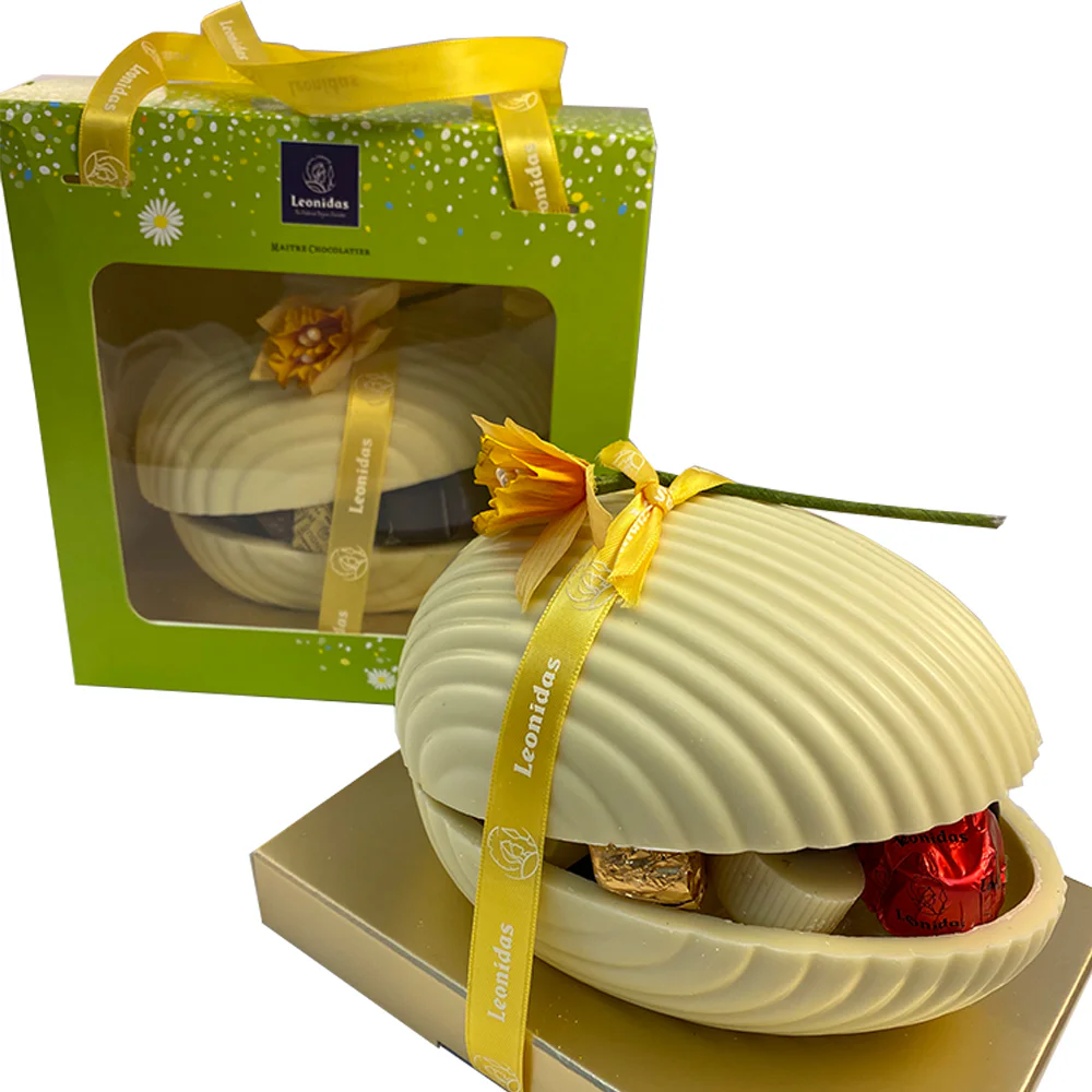 Luxury Medium White Easter Egg with 15 Chocolate - Image 3