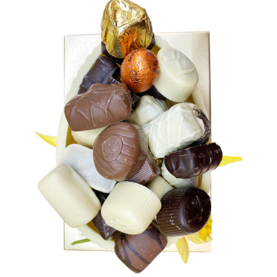 Luxury Large White Easter Egg with 20 Chocolates - Image 3