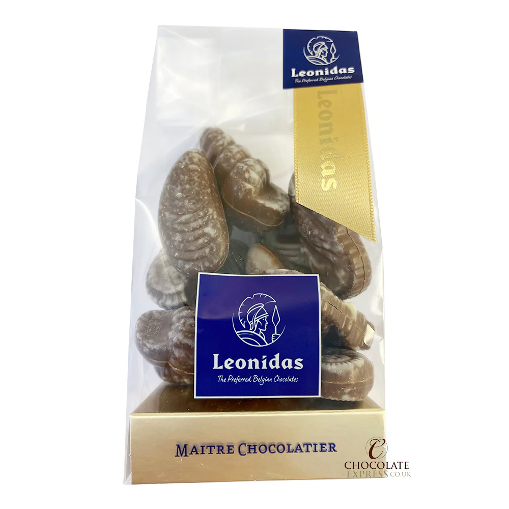 12 Milk Praline Chocolate Seashells