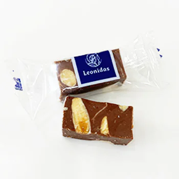 20 Mini Nougats, Chocolate & Vanilla Gift Bag - Image 4