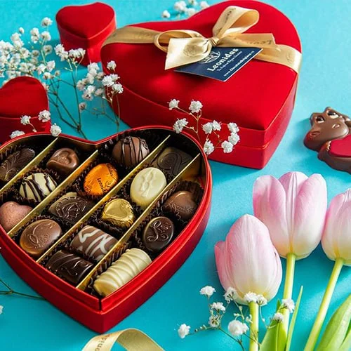 15 Chocolate Choose Your Own, Premium Velvet Heart Box - Image 4