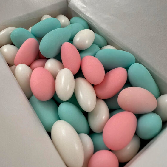 Luxury Sugared Almonds from Italy, Approx 100 - Image 3
