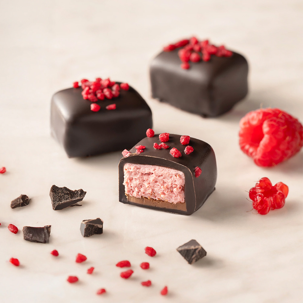 12 Manon Dark Raspberry Mousse