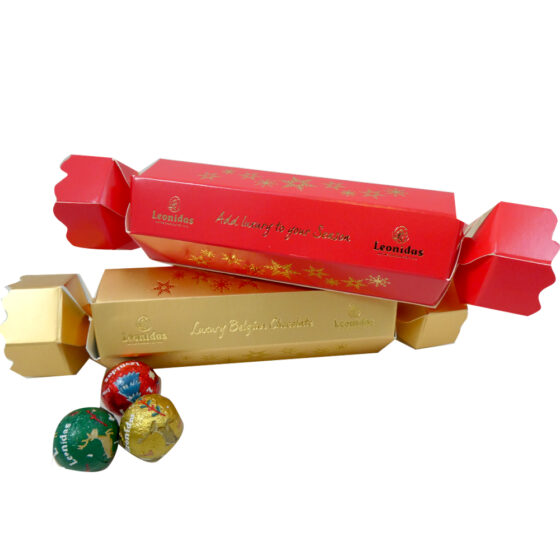 EXCLUSIVE 8 Red & Gold Christmas Cracker Multibuy with FREE Presentation Box - Image 3
