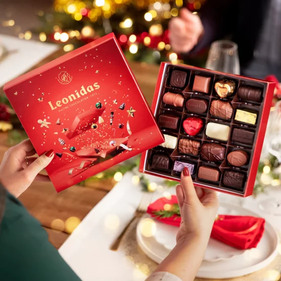 40 Assorted Chocolates, Christmas Gift Box - Image 2